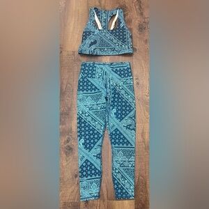 Fabletics activewear 2 two piece outfit women Sz small sports bra leggings